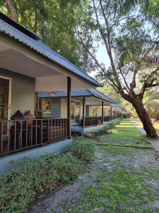 Phayam Cottage Resort Koh Phayam Quarto foto
